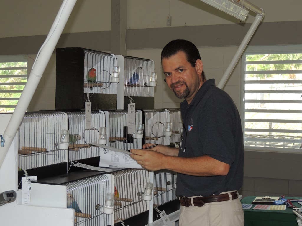 Arnaldo Repollet working as Steward. Trabajando de ujier. Courtesy Marilena Salmones